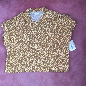 Lularoe cheetah animal print amy button down top